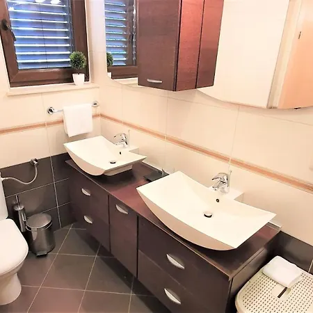 Palm With Swimming Pool Apartamento Mlini