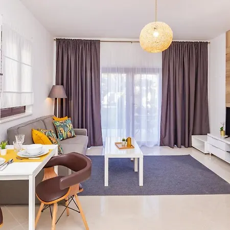 Palm With Swimming Pool Apartamento Mlini