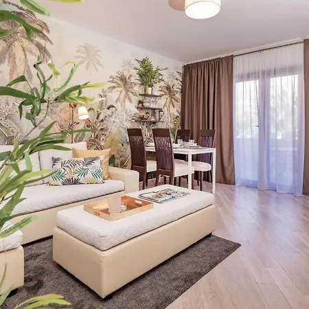 شقة Palm With Swimming Pool